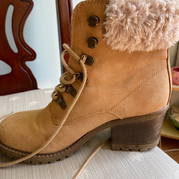 Cliffs by White Mountain tan suede boot with fur , 3in heel - Picture 5 of 16